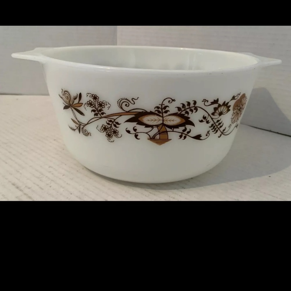 COPY - VTG Pyrex England Large Casserole Dish Brown Floral Vines 9x4.5” Excelle…